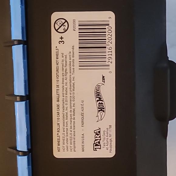 Hot Wheels Challenge Accepted Wheeled Storage Case (holds 110 vehicles) - Picture 8 of 11